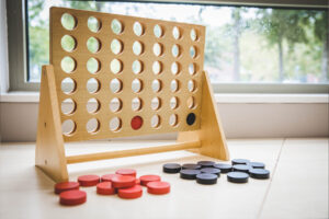 partou impression kita hoelzernes vier gewinnt