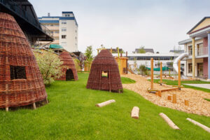 bionest außengelände weidenhäuser