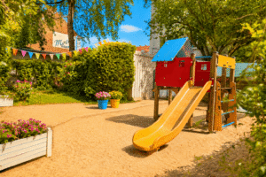 partou kita hoheluftchaussee spielplatz mit rutsche